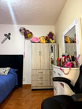 Snapshot of Miichii chatting on 10/08/25, 12:08 Miichii online show from 10/08/25, 12:08