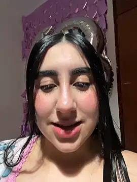 Snapshot of Miichii chatting on 10/31/25, 02:23 Miichii online show from 10/31/25, 02:23