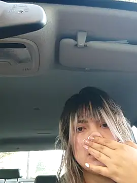 Zoe riivas online show from 10/30/25, 11:22