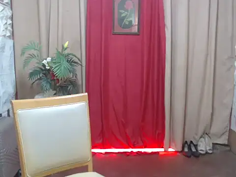 Snapshot of sweet_yummy69 chatting on 10/27/25, 10:47 sweet yummy69 online show from 10/27/25, 10:47