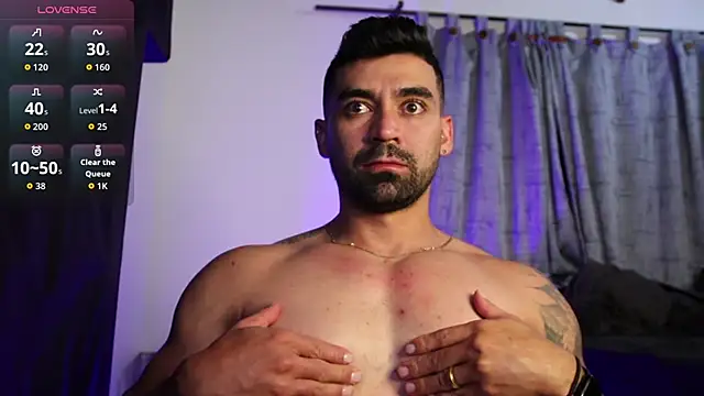 Snapshot of SOY_MIKE chatting on 10/30/25, 02:35 SOY MIKE online show from 10/30/25, 02:35