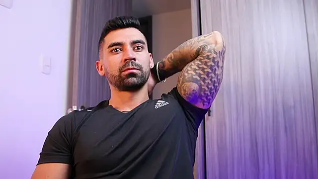 Snapshot of SOY_MIKE chatting on 11/06/25, 02:12 SOY MIKE online show from 11/06/25, 02:12