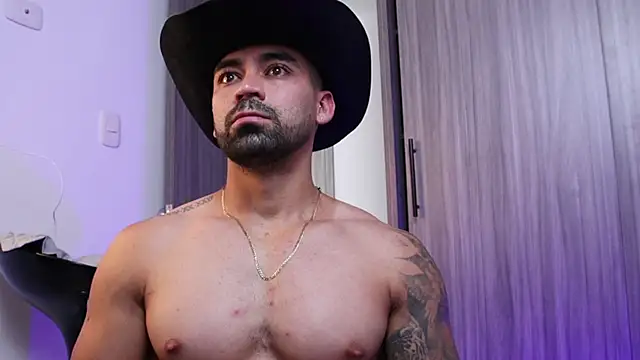 Snapshot of SOY_MIKE chatting on 11/25/25, 12:49 SOY MIKE online show from 11/25/25, 12:49