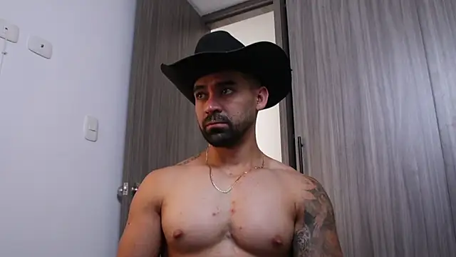 Snapshot of SOY_MIKE chatting on 11/26/25, 01:01 SOY MIKE online show from 11/26/25, 01:01