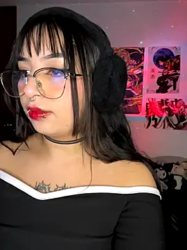 Snapshot of Hinatamoon_ chatting on 10/10/25, 04:22 Hinatamoon  online show from 10/10/25, 04:22