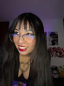 Snapshot of Hinatamoon_ chatting on 10/12/25, 04:44 Hinatamoon  online show from 10/12/25, 04:44