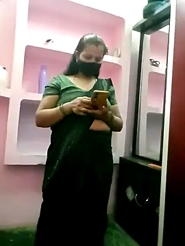 Snapshot of Bhabhi_jaan10 chatting on 10/01/25, 04:24 Bhabhi jaan10 online show from 10/01/25, 04:24