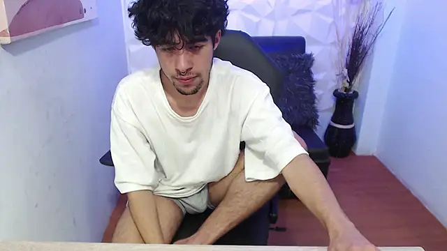 Liil boy online show from 10/02/25, 03:24