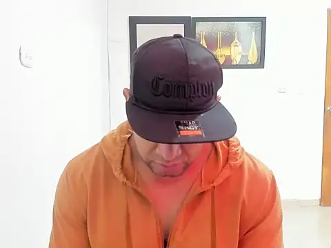 Snapshot of brunolex chatting on 11/11/25, 02:39 brunolex online show from 11/11/25, 02:39