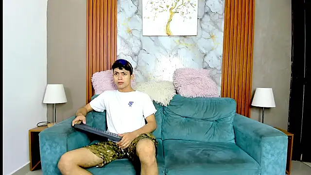 VERY HOT GUYS online show from 05/23/26, 07:13