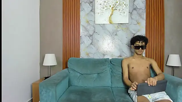 VERY HOT GUYS online show from 05/29/26, 07:17