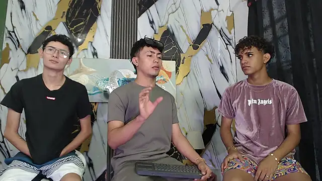 VERY HOT GUYS online show from 07/18/26, 01:15