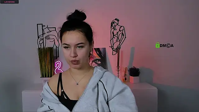Snapshot of vivy_star1 chatting on 10/19/25, 08:59 vivy star1 online show from 10/19/25, 08:59