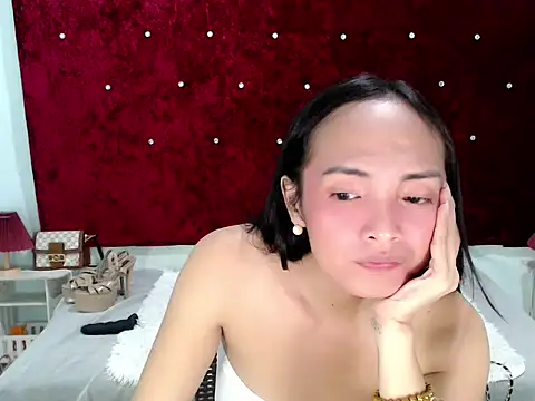 Snapshot of xAsianTOPModelx chatting on 10/01/25, 12:33 xAsianTOPModelx online show from 10/01/25, 12:33