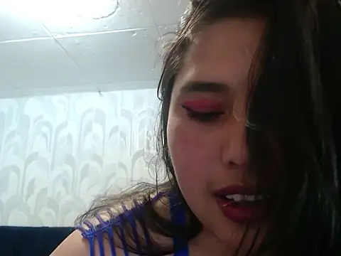 Snapshot of Lovingmoraxx chatting on 10/16/25, 02:40 Lovingmoraxx online show from 10/16/25, 02:40