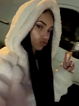 Snapshot of ilariea_girl chatting on 11/07/25, 08:20 ilariea girl online show from 11/07/25, 08:20