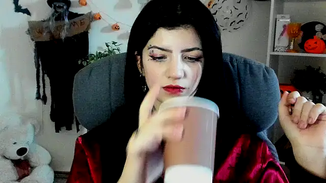 Snapshot of Miamoora chatting on 10/28/25, 09:46 Miamoora online show from 10/28/25, 09:46