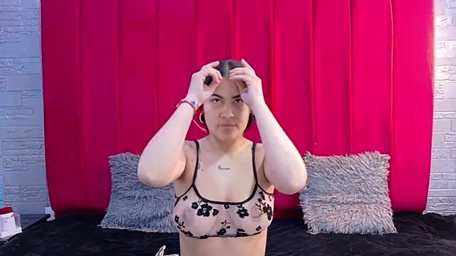 Snapshot of ChloeMorelli chatting on 12/04/25, 12:14 ChloeMorelli online show from 12/04/25, 12:14