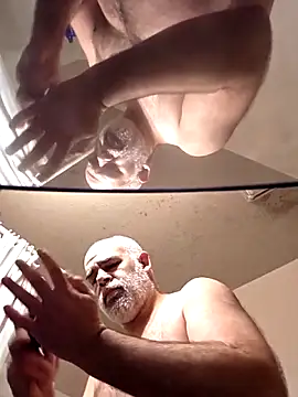 DeeBestEver online show from 12/04/25, 10:40