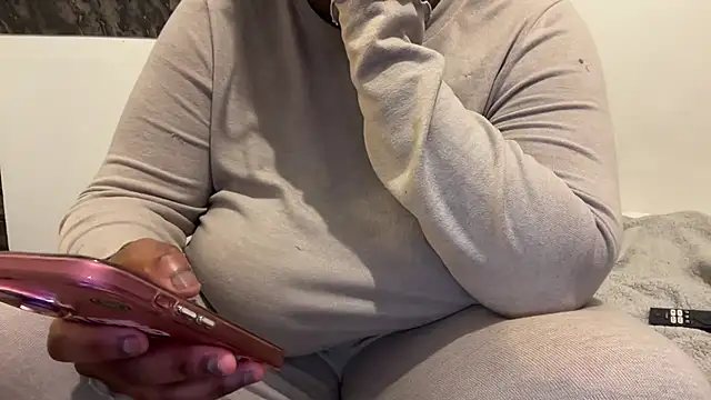 nanaisbackk online show from 10/29/25, 08:54