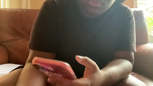 nanaisbackk online show from 12/01/25, 08:30