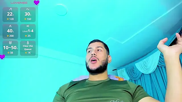 Snapshot of Hot_Latino_boy_ chatting on 10/23/25, 04:01 Hot Latino boy  online show from 10/23/25, 04:01