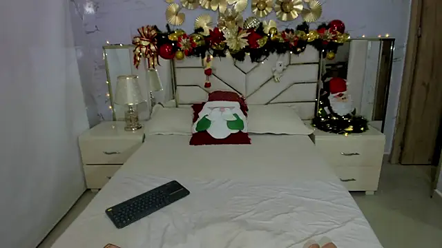 maddyslut  online show from 12/01/25, 10:42