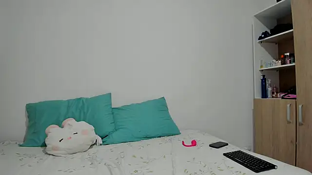 Snapshot of Velira69 chatting on 11/14/25, 06:28 Velira69 online show from 11/14/25, 06:28