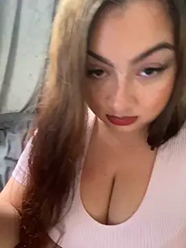 MadelineLeah online show from 06/15/26, 06:43