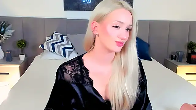 SugarWhisper online show from 11/25/25, 03:01