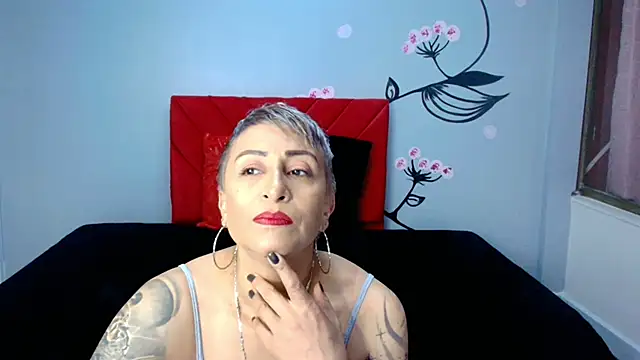 Snapshot of Charlotte__Gray chatting on 10/25/25, 12:23 Charlotte  Gray online show from 10/25/25, 12:23