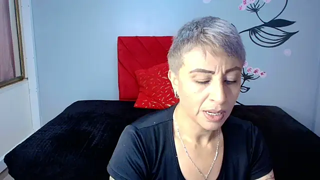 Snapshot of Charlotte__Gray chatting on 10/26/25, 12:22 Charlotte  Gray online show from 10/26/25, 12:22
