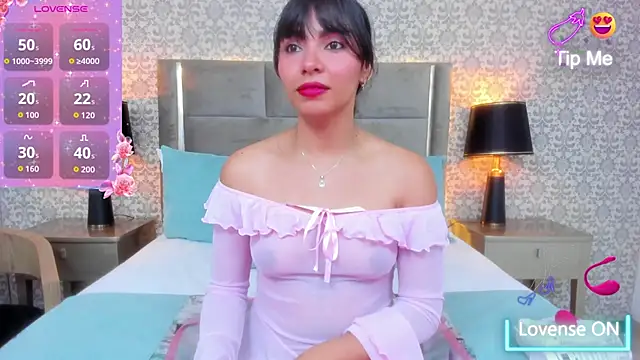 Snapshot of KoralBlum chatting on 11/14/25, 01:59 KoralBlum online show from 11/14/25, 01:59