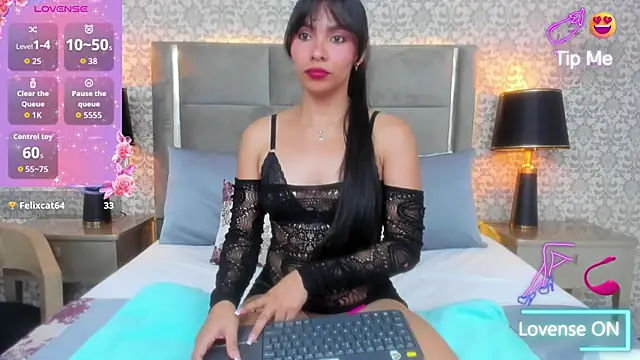 Snapshot of KoralBlum chatting on 12/03/25, 01:46 KoralBlum online show from 12/03/25, 01:46