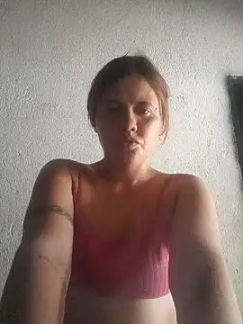 Snapshot of amarlys15 chatting on 10/03/25, 07:33 amarlys15 online show from 10/03/25, 07:33