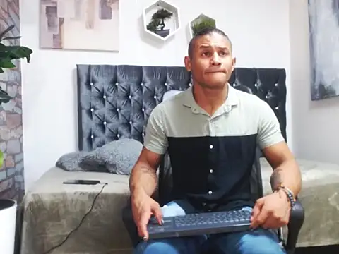 casike1 online show from 12/15/25, 10:36