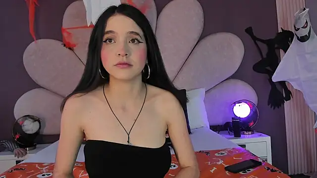 MeganR  online show from 11/04/25, 11:09