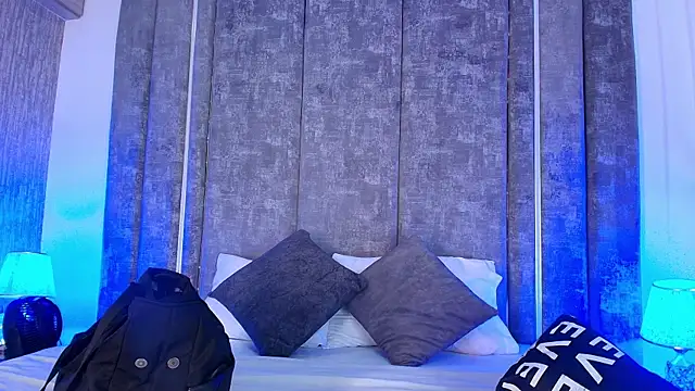 MeganR  online show from 06/04/26, 03:23