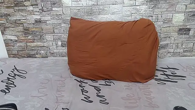 XYummyDoll32 online show from 10/25/25, 05:08