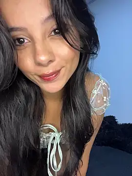 Snapshot of SaraMistick chatting on 11/18/25, 10:41 SaraMistick online show from 11/18/25, 10:41