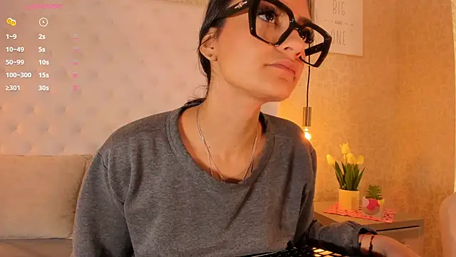 abriana quintana online show from 10/20/25, 12:27