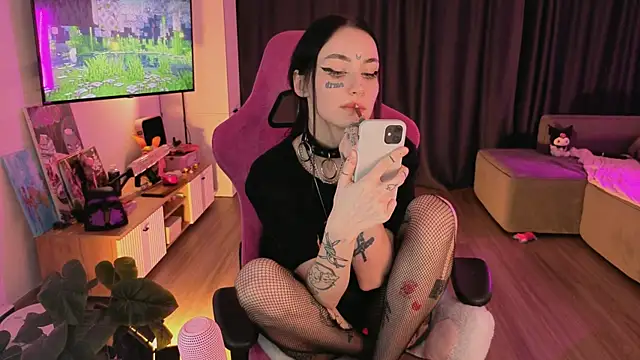 awwkira online show from 10/03/25, 01:13