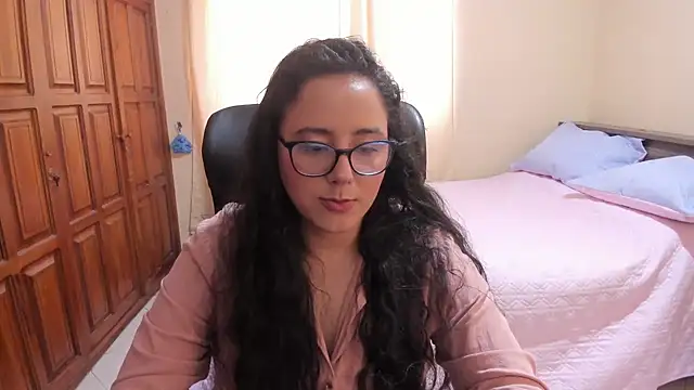 Snapshot of Venus_cat_ chatting on 10/01/25, 03:18 Venus cat  online show from 10/01/25, 03:18