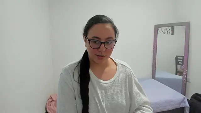 Snapshot of Venus_cat_ chatting on 10/16/25, 09:38 Venus cat  online show from 10/16/25, 09:38