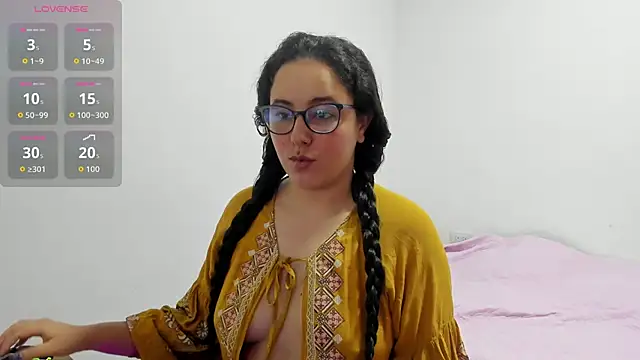 Snapshot of Venus_cat_ chatting on 11/09/25, 12:53 Venus cat online show from 11/09/25, 12:53