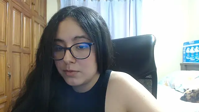 Snapshot of Venus_cat_ chatting on 12/01/25, 01:10 Venus cat online show from 12/01/25, 01:10