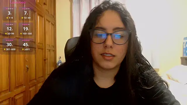 Snapshot of Venus_cat_ chatting on 12/02/25, 09:43 Venus cat online show from 12/02/25, 09:43