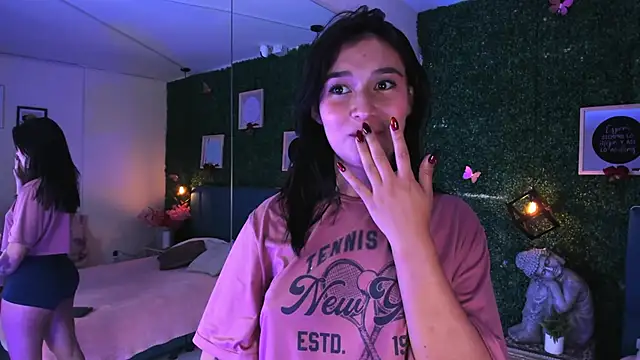 Snapshot of Rubyvixxen_ chatting on 10/28/25, 03:43 Rubyvixxen  online show from 10/28/25, 03:43