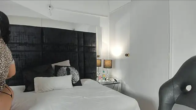 MayaCurvy online show from 10/04/25, 03:15