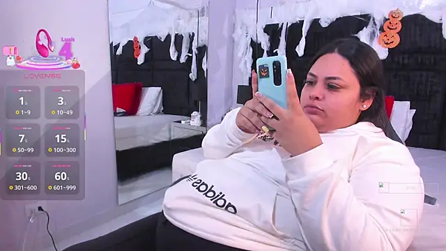 MayaCurvy online show from 10/21/25, 04:35